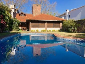 EXCELENTE CASA 5 AMBIENTES CON JARDIN QUINCHO PILETA -SAN ISIDRO