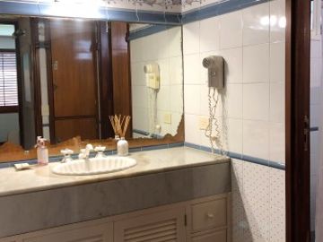 EXCELENTE CASA 5 AMBIENTES CON JARDIN QUINCHO PILETA -SAN ISIDRO