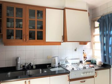 EXCELENTE CASA 5 AMBIENTES CON JARDIN QUINCHO PILETA -SAN ISIDRO