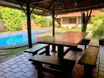 EXCELENTE CASA 5 AMBIENTES CON JARDIN QUINCHO PILETA -SAN ISIDRO
