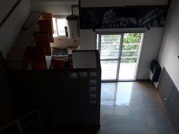 DEPARTAMENTO DE 2 AMB AMPLIO TIPO LOFT A LA CALLE CON BALCÃN