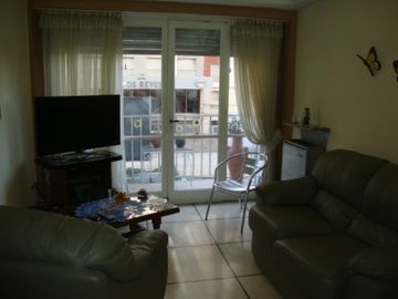 DEPARTAMENTO DE 3 AMB A LA CALLE