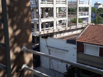DEPARTAMENTO DE 3 AMB A LA CALLE CON BALCÃN EN DUPLEX