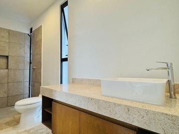 EN VENTA CASA TIPO TOWNHOUSE EN ZONA NORTE MÉRIDA I PRIVADA CELESTA CHOLUL