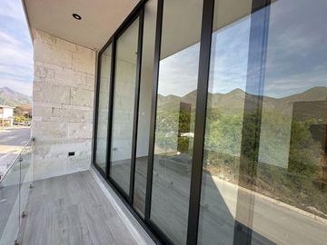 CASA EN VENTA EN AMORADA CARRETERA NACIONAL SANTIAGO