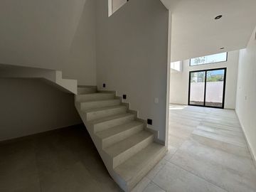 CASA EN VENTA EN AMORADA CARRETERA NACIONAL SANTIAGO