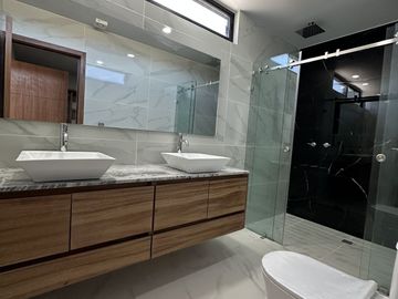 Hermosa casa en Valle Imperial