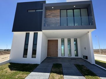 Hermosa casa en Valle Imperial