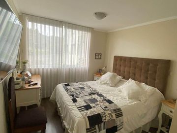 Se vende Soleado Departamento primer piso.