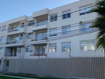 Se vende Soleado Departamento primer piso.