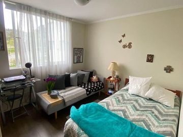 Se vende Soleado Departamento primer piso.