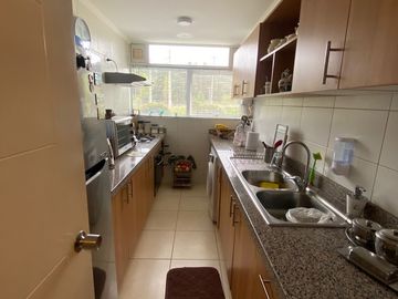 Se vende Soleado Departamento primer piso.