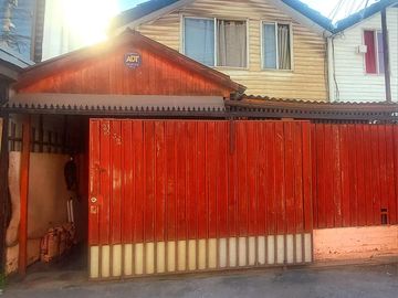 VENTA CASA SOL DE MAIPÚ 3H 1B 1E