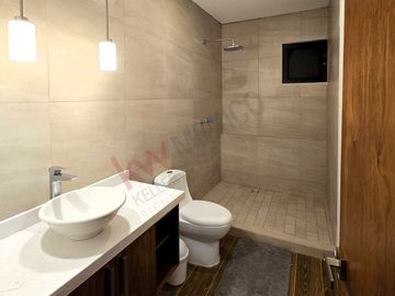 CASA en VENTA con vista a la ciudad de Querétaro, en fracc.  Vista Real
