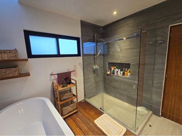 CASA en VENTA con vista a la ciudad de Querétaro, en fracc.  Vista Real