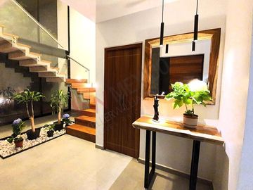 CASA en VENTA con vista a la ciudad de Querétaro, en fracc.  Vista Real