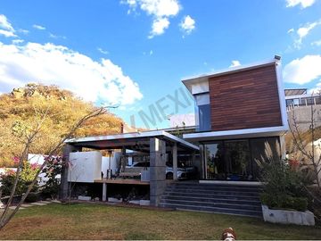 CASA en VENTA con vista a la ciudad de Querétaro, en fracc.  Vista Real