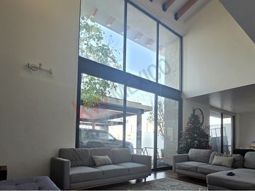 CASA en VENTA con vista a la ciudad de Querétaro, en fracc.  Vista Real