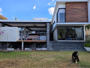 CASA en VENTA con vista a la ciudad de Querétaro, en fracc.  Vista Real
