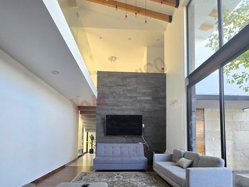 CASA en VENTA con vista a la ciudad de Querétaro, en fracc.  Vista Real