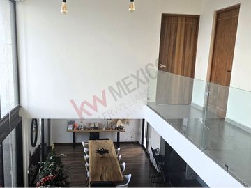 CASA en VENTA con vista a la ciudad de Querétaro, en fracc.  Vista Real