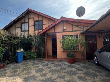 VENTA DE HERMOSA Y AMPLIA CASA MACUL