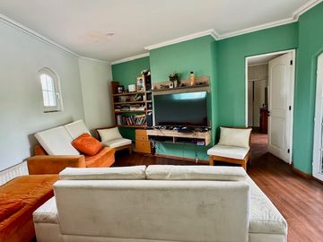 ESPECTACULAR PARCELA EN CONDOMINIO CON CASA SÓLIDA DE 640 M2
