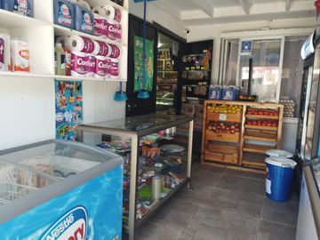 LIMACHE - SE VENDE LINDA CASA CON MINI MARKET - 96 M2