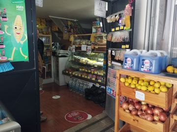 LIMACHE - SE VENDE LINDA CASA CON MINI MARKET - 96 M2