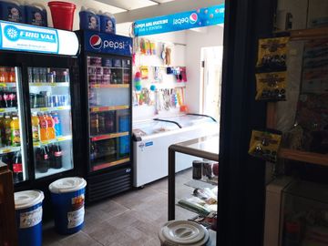 LIMACHE - SE VENDE LINDA CASA CON MINI MARKET - 96 M2