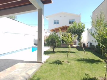 VENTA CASA 5HAB 4BA LA CISTERNA
