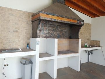 VENTA CASA 5HAB 4BA LA CISTERNA
