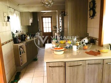 VENTA HERMOSA Y EXCLUSIVA CASA EN LA REINA