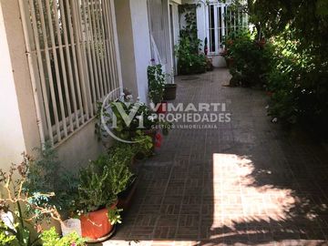 VENTA HERMOSA Y EXCLUSIVA CASA EN LA REINA