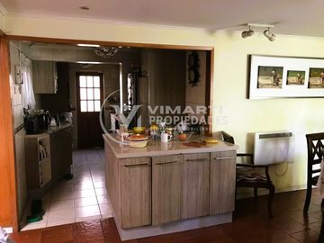 VENTA HERMOSA Y EXCLUSIVA CASA EN LA REINA