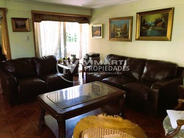 VENTA HERMOSA Y EXCLUSIVA CASA EN LA REINA