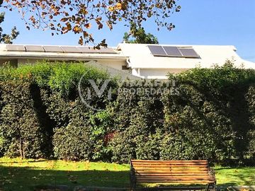 VENTA HERMOSA Y EXCLUSIVA CASA EN LA REINA