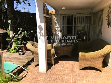VENTA HERMOSA Y EXCLUSIVA CASA EN LA REINA