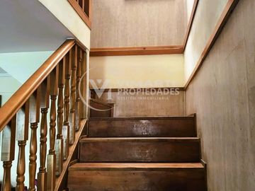VENTA HERMOSA Y EXCLUSIVA CASA EN LA REINA
