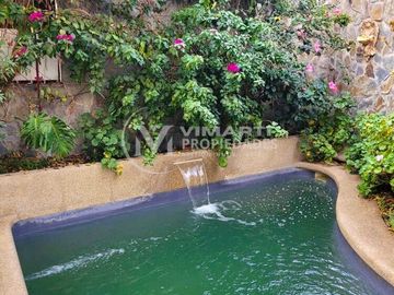 VENTA HERMOSA Y EXCLUSIVA CASA EN LA REINA