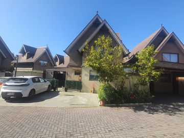 HERMOSA CASA EN VENTA EN CONDOMINIO