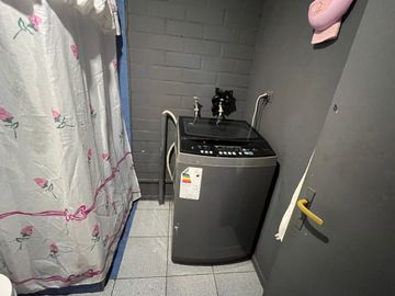 VENTA AMPLIA CASA EN  CONCHALI