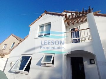 LA SERENA- VENTA CASA 4D/3B EN SECTOR RESIDENCIAL