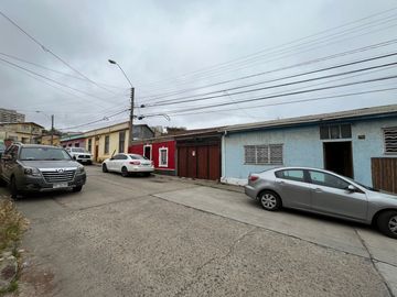 TERRENO CON CASAS PARA DEMOLER EN CERRO PLACERES, VALPARAÍSO