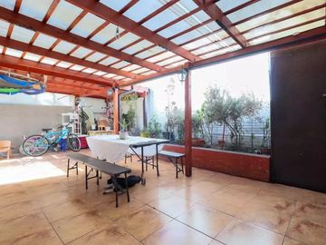 BARRIO FRANCIA CASA MILAN PATIO GRANDE