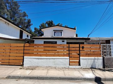 CASA RECIÉN REMODELADA VILLA ALEMANA PLAZA LAS AMÉRICAS