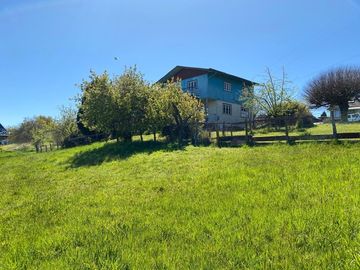 VENDE AMPLIOS SITIOS EN FUTRONO