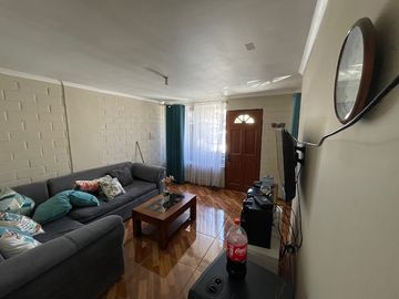 VENDE HERMOSA CASA SECTOR ORIENTE TALCA