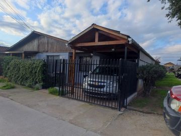 VENTA CASA 3HAB 1BA  ESTACIONAMIENTO CON COBERTIZO