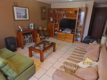 VENTA CASA 3HAB 1BA  ESTACIONAMIENTO CON COBERTIZO